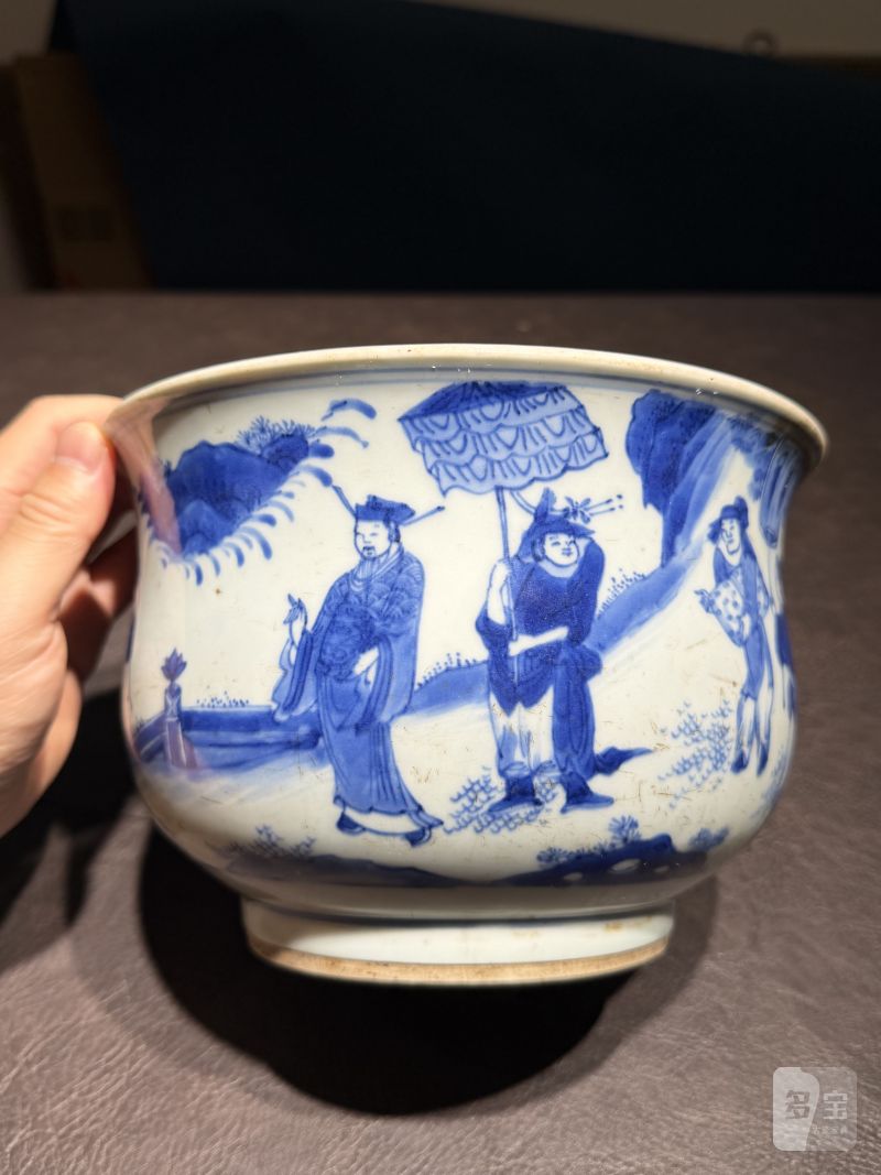 明崇祯 青花“丙吉问牛”人物图钵式炉 - 图3